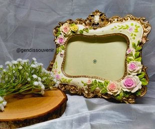 Frame resin mawar elegan untuk souvenir pernikahan Gendis Souvenir